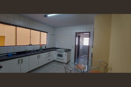 7_photo/94c8c633b3.dbff8cd60a7e217a-ATLAS-72b6bea4-f280-4880-8d37-db449254e794.jpg de casa para alugar com 4 quartos, 230m² em Jardim Chapadão, Campinas