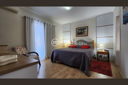 15_photo/94c8c6760d.7b8bc6be06f0f13d-ATLAS-e052ed3b-6ea4-44b6-a76f-cf2506698556.jpg de casa de condomínio à venda com 4 quartos, 300m² em Parque Taquaral, Campinas