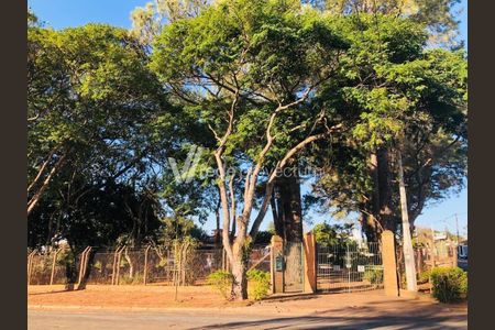 2_photo/94c8c67663.2c15601846e0cf59-ATLAS-21f07c87-cc63-4df1-8dee-2854213e2e6e.jpg de casa à venda com 6 quartos, 586m² em Parque Taquaral, Campinas