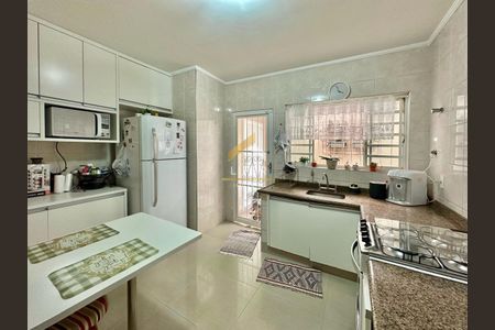 5_photo/94c8c7bea3.700d004e22dcec4f-ATLAS-c66803b7-d764-4251-bf66-df25f2906eb3.jpg de casa à venda com 3 quartos, 180m² em Jardim Eulina, Campinas