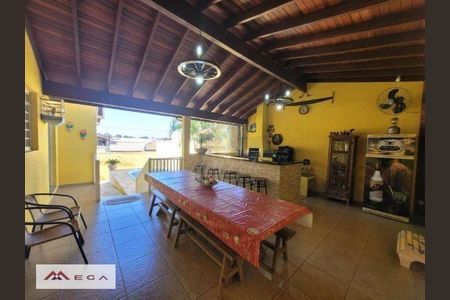 5_photo/94c8c84f41.760d6a25ad976adf-ATLAS-d0c2dc1c-a4d8-4c84-93e2-2c707932bb63.jpg de casa à venda com 3 quartos, 220m² em Jardim Santa Lúcia, Campinas