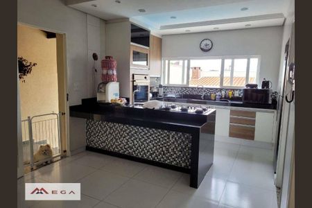 11_photo/94c8c857d3.df55c1385ec0a0a8-ATLAS-1fba02fe-22e8-4ba4-a727-ea2639c49acc.jpg de casa à venda com 3 quartos, 250m² em Jardim Novo Campos Eliseos, Campinas