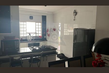 7_photo/94c8c876ab.dc8bbd111761e841-ATLAS-24a1f6cc-5665-40b4-a71b-26245bcaa220.jpg de casa à venda com 4 quartos, 217m² em Jardim Garcia, Campinas