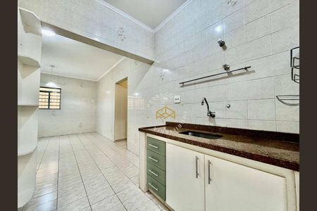 11_photo/94c8c8d7a1.007d8801227075bf-ATLAS-8195258e-d62a-42d5-941e-1037c11e8a2f.jpg de casa à venda com 3 quartos, 255m² em Jardim do Trevo, Campinas