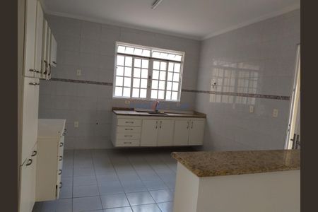 4_photo/94c8c93f7f.dc8bbd111761e841-ATLAS-314c5074-9fb5-427f-bf9d-4dd0483e58f6.jpg de casa à venda com 3 quartos, 227m² em Jardim Stella, Campinas