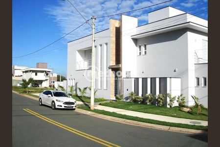 3_photo/94c8c9504b.1ee954665fa22826-ATLAS-baf3769a-8f9d-4ce3-90e5-210bf16aeecb.jpg de casa à venda com 3 quartos, 320m² em Swiss Park, Campinas