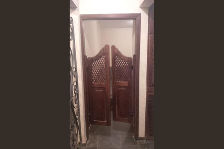 9_photo/94c8c9a4bd.d3e2f8dc72b88337-ATLAS-17ef0aa7-a9c8-46cd-959f-ce507db840a3.jpg de casa para alugar com 6 quartos, 321m² em Jardim Amoreiras, Campinas