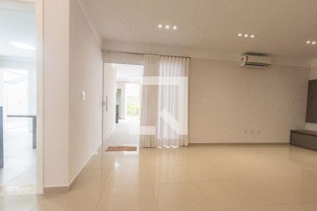 18_photo/94c8cbddf3.2008f600ea595daf-ATLAS-9c687df2-eeaa-47d1-b74a-e1d8a87a9d28.jpg de casa à venda com 3 quartos, 402m² em Swiss Park, Campinas