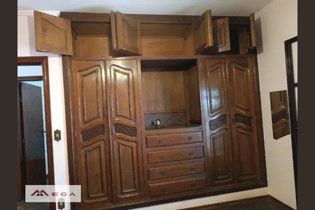 7_photo/94c8ce9473.e3cfebc9e947c571-ATLAS-91237ae6-3aa2-49f7-b83f-3c6e4b0a5bc9.jpg de casa à venda com 3 quartos, 260m² em Jardim dos Oliveiras, Campinas