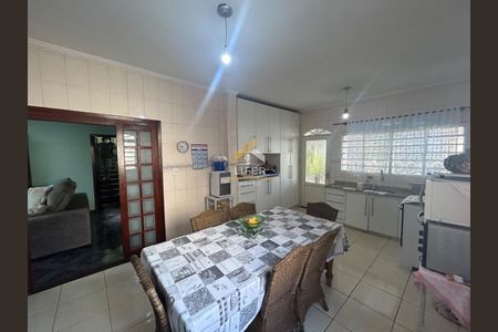 11_photo/94c8ceb42b.2b9511093ab5ce44-ATLAS-1abdf3db-23ce-42b4-b7ae-44ade84ebb16.jpg de casa à venda com 6 quartos, 278m² em Vila Campos Sales, Campinas