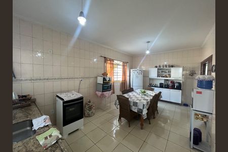 8_photo/94c8ceb42b.2b9511093ab5ce44-ATLAS-cc7d4721-8603-4abb-bc85-135d46b5d9dd.jpg de casa à venda com 6 quartos, 278m² em Vila Campos Sales, Campinas