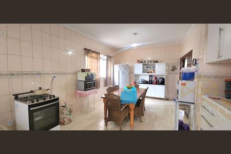 4_photo/94c8ceb457.1d38d15f4ac0ccbb-ATLAS-cae9efce-24d3-4cda-a632-3e768c26048b.jpg de casa à venda com 6 quartos, 278m² em Vila Campos Sales, Campinas