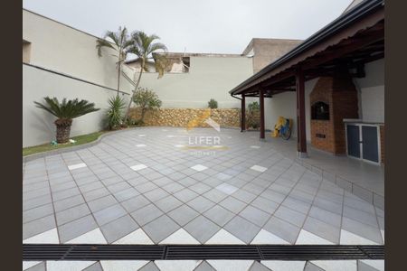 26_photo/94c8cec93f.ffdd1ddaa3c736e5-ATLAS-8625f6b9-1672-4701-a071-5552071deae9.jpg de casa à venda com 3 quartos, 266m² em Jardim Nova Europa, Campinas