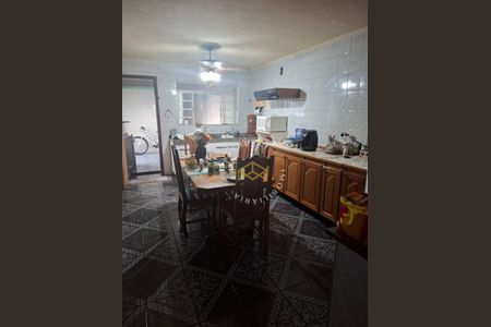 6_photo/94c8cecaab.2899b17cdfb92887-ATLAS-c34f5ec6-7a5f-43b1-8388-e2a84bfddfec.jpg de casa à venda com 4 quartos, 74m² em Vila Campos Sales, Campinas