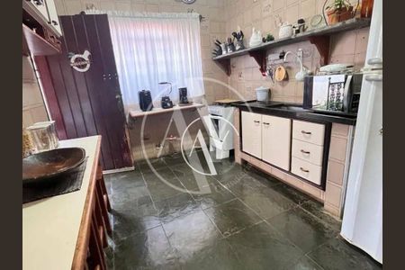 11_photo/94c8cedb39.6d966f5fb5582f4e-ATLAS-677475f3-b790-42bf-b559-2d1e7a3b528a.jpg de casa à venda com 4 quartos, 247m² em Vila Georgina, Campinas