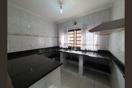 10_photo/94c8cef7b7.99fa673d506c3847-ATLAS-0bd7c471-6982-4ce1-bd46-8b7448f97f4b.jpg de casa à venda com 4 quartos, 240m² em Jardim Carlos Lourenço, Campinas