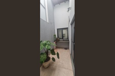 2_photo/94c8cf1805.b88c9f23dde11cca-ATLAS-41319aba-ab2a-4bbb-8698-92652d460a5f.jpg de casa à venda com 3 quartos, 210m² em Jardim Guarani, Campinas