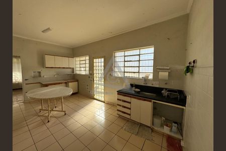 6_photo/94c8cf313f.8a706a3c1c8a5b40-ATLAS-0b887538-78ee-4be4-8420-377f30b9c1b7.jpg de casa à venda com 4 quartos, 262m² em Bosque, Campinas