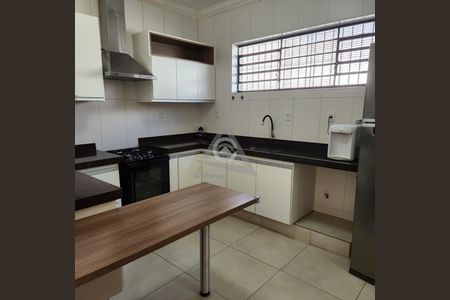 7_photo/94c8cf3d05.6f3426350093cd90-ATLAS-ca53bb67-5435-4202-b14d-822b1ebc2b54.jpg de casa para alugar com 3 quartos, 230m² em Jardim Guarani, Campinas
