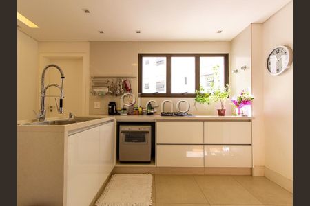 10_photo/94c8cf4e1d.22289480efb51164-ATLAS-e4b78b25-43ee-4bbb-a35e-778732bfaed6.jpg de apartamento para alugar com 4 quartos, 533m² em Cambuí, Campinas