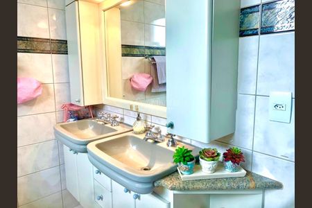 53_photo/94c8cf4e43.8e0eb91ddf13b66a-ATLAS-e0f7e899-1160-44cd-8e3b-ed342140bdb5.jpg de apartamento para alugar com 4 quartos, 235m² em Centro, Campinas