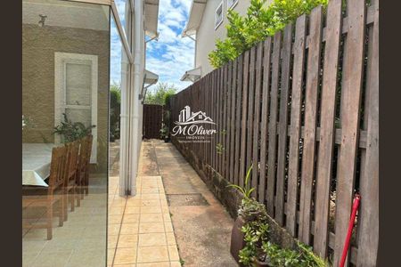 4_photo/94c8cf681f.e6f02a1e96aef2b1-ATLAS-20b2fba0-57e3-4d44-9cd1-9d686338308a.jpg de casa de condomínio à venda com 3 quartos, 190m² em Jardim Lumen Christi, Campinas