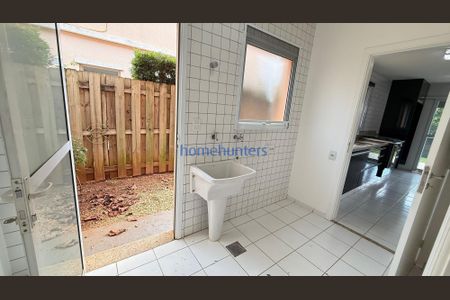 45_photo/94c8cf68d5.fd1287ba65cc6047-ATLAS-0a2ab794-8b4f-4ded-b6a5-7feafb43c625.jpg de casa de condomínio para alugar com 3 quartos, 175m² em Jardim das Paineiras, Campinas