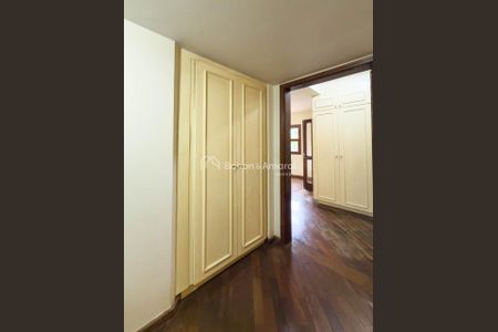 4_photo/94c8cf6b9b.ce8cc74eeaa87803-ATLAS-2e4778ae-8a02-4376-a0a8-6b763404eae0.jpg de casa de condomínio à venda com 3 quartos, 371m² em Chácara da Barra, Campinas