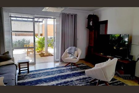 5_photo/94c8cf6c93.7a84f7ff2c106b4f-ATLAS-64146694-8ec2-4d5e-b8bd-bfb9a328ec62.jpg de casa para alugar com 3 quartos, 319m² em Jardim das Paineiras, Campinas