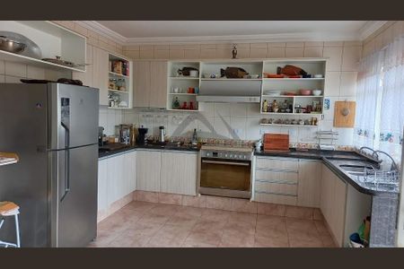 4_photo/94c8cf6c93.aa320bc0d5d15275-ATLAS-9424b773-bcfe-4ab2-b83b-43f21d90c8f1.jpg de casa à venda com 3 quartos, 319m² em Jardim das Paineiras, Campinas