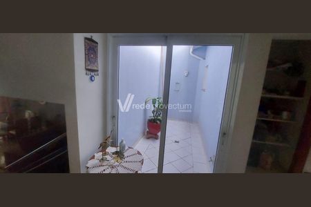 2_photo/94c8cfa1df.1dc817000cb419a8-ATLAS-032badee-0e03-4e72-8e35-1215a22367b2.jpg de casa à venda com 3 quartos, 242m² em Bairro das Palmeiras, Campinas