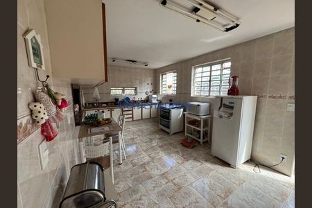 4_photo/94c8cfa585.42fc04046762a4be-ATLAS-7cd49dc8-8368-4cb0-8ca5-5f566aa676da.jpg de casa à venda com 4 quartos, 300m² em Bairro das Palmeiras, Campinas