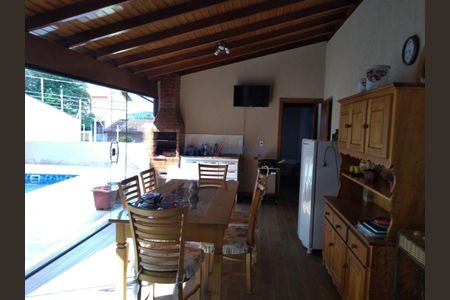 11_photo/94c8d01069.f04eb875c589874c-ATLAS-37e2f077-74dd-49a3-b56e-e21c38f6ae35.jpg de casa à venda com 4 quartos, 198m² em Parque Jatibaia (Sousas), Campinas