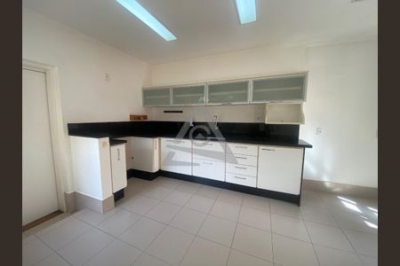 37_photo/94c8d03e53.cdc422f0f5acc07d-ATLAS-652366bd-400e-4825-9fe4-93e3b40f728f.jpg de casa para alugar com 3 quartos, 273m² em Colinas do Ermitage (Sousas), Campinas