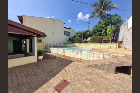 3_photo/94c8d06ad3.a095ebe9a9b9d05b-ATLAS-1941542a-e2f9-4670-b549-81b39c2bef40.jpg de casa à venda com 3 quartos, 300m² em Jardim Sorirama (Sousas), Campinas