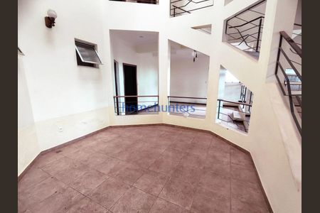 3_photo/94c8daabab.e6e1c947b02cf8fb-ATLAS-1fadd49f-30d7-4f19-8b42-e300e53f9b18.jpg de casa à venda com 3 quartos, 385m² em Loteamento Caminhos de San Conrado (Sousas), Campinas