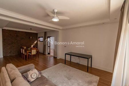 3_photo/94c8daae99.3aed5bbd04158097-ATLAS-d592a9cd-eac5-4756-b175-fc96da363ae8.jpg de casa à venda com 3 quartos, 219m² em Conjunto Habitacional Vila Santana (Sousas), Campinas