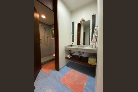 5_photo/94cdfe2425.ceff8192393c33de-ATLAS-10619fff-f291-4812-b082-9aa7cfc0b18f.jpg de casa à venda com 4 quartos, 630m² em Guararu, Guarujá