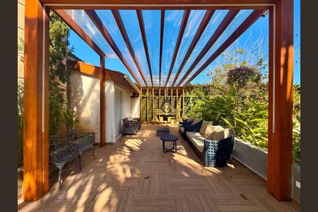 10_photo/94cdfe5ca3.a0e5f08679d4b1b0-ATLAS-de06dc34-60eb-4784-aec3-fbcf66f6c2bc.jpg de casa de condomínio à venda com 3 quartos, 85m² em Guarujá, Guarujá