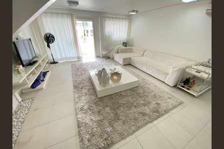 5_photo/94cdfe6cd1.eb7be39968401e29-ATLAS-637f393d-e3da-4c67-ac3a-5f93d97aa004.jpg de casa à venda com 3 quartos, 130m² em Guarujá, Guarujá