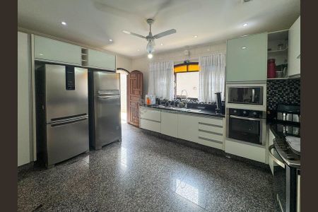 16_photo/94cdff8315.eb4747a7722cd593-ATLAS-fd939c8a-783a-4d93-b724-86b24e4eb684.jpg de casa à venda com 4 quartos, 369m² em Balneario Praia do Pernambuco, Guarujá