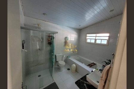 10_photo/94cdff83a7.5b63f18bcccc212e-ATLAS-1ceb0357-2da8-431f-8929-20d1fc01789a.jpg de casa à venda com 4 quartos, 190m² em Balneario Praia do Pernambuco, Guarujá