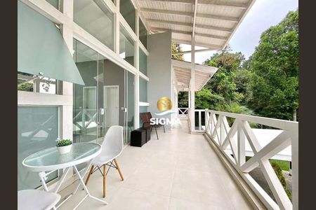 11_photo/94cdff885b.0bf895571deddd4a-ATLAS-bd0f25ff-fa83-4d40-bdd3-a2565f5e7f66.jpg de casa à venda com 5 quartos, 406m² em Balneario Praia do Pernambuco, Guarujá