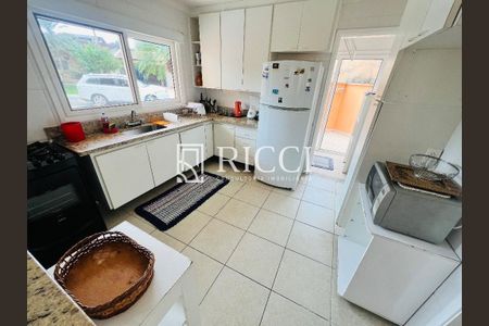 18_photo/94cdff889b.5942de9e05f3e98c-ATLAS-ae2f4abc-ef34-44d4-a143-19df29bd998f.jpg de casa à venda com 3 quartos, 300m² em Bal Pernambuco, Guarujá