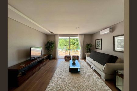 2_photo/94cdff890d.4cea1a0b3f6bbd2f-ATLAS-bcec0f91-ff6d-4e9d-93f5-a5748b0b2fd2.jpg de casa à venda com 6 quartos, 1000m² em Balneario Praia do Pernambuco, Guarujá