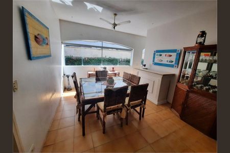 34_photo/94cdff8c55.97484f792a469e2d-ATLAS-8f4ad1d4-4eb9-4c4d-8394-ccf06c0ad569.jpg de casa à venda com 4 quartos, 340m² em Jardim Acapulco, Guarujá