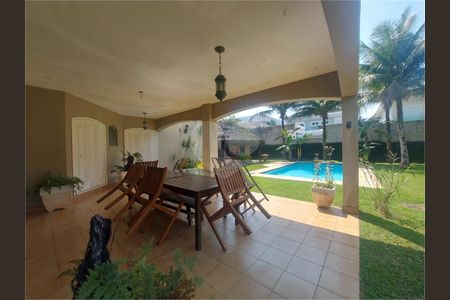 44_photo/94cdff8c55.97484f792a469e2d-ATLAS-f522df42-e40c-4797-a52b-ae3b97a6f708.jpg de casa à venda com 4 quartos, 340m² em Jardim Acapulco, Guarujá