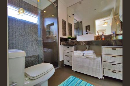 8_photo/94cdff8ce3.0a7e9b1edd52f24b-ATLAS-3e0923be-fa3e-4276-b943-401b956827fc.jpg de casa à venda com 4 quartos, 400m² em Jardim Acapulco, Guarujá