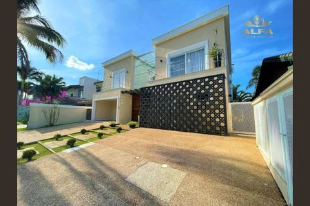 4_photo/94cdff8cfb.8cbbc6e43ead3576-ATLAS-6cd351da-f282-4e7f-b265-76e77b608f60.jpg de casa à venda com 4 quartos, 370m² em Jardim Acapulco, Guarujá