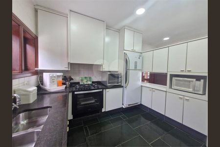 73_photo/94cdff8de7.0bf895571deddd4a-ATLAS-e015c6a5-b1be-48fc-a5e7-d9bf2408d167.jpg de casa à venda com 5 quartos, 500m² em Jardim Acapulco, Guarujá